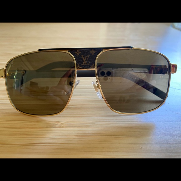 Louis Vuitton Sunglasses - Picture 3 of 3